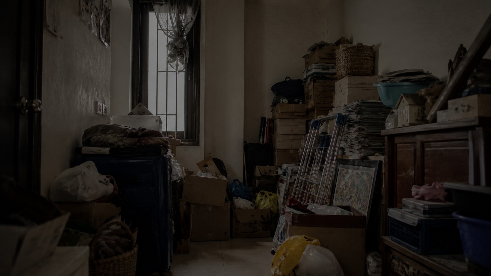Cluttered corner blocking energy and causing fights as per Vastu